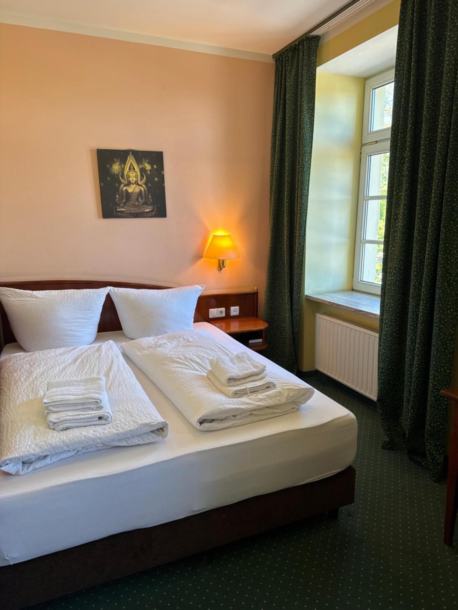 Hotel Am Schloss - Frankfurt An Der Oder エクステリア 写真